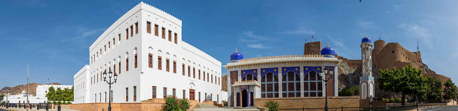 تواصل معنا